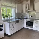Smutje Modern Retreat Цингст